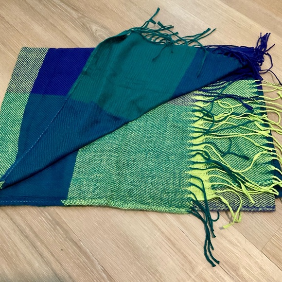 Colorful Patchwork Scarf - Picture 5 of 5